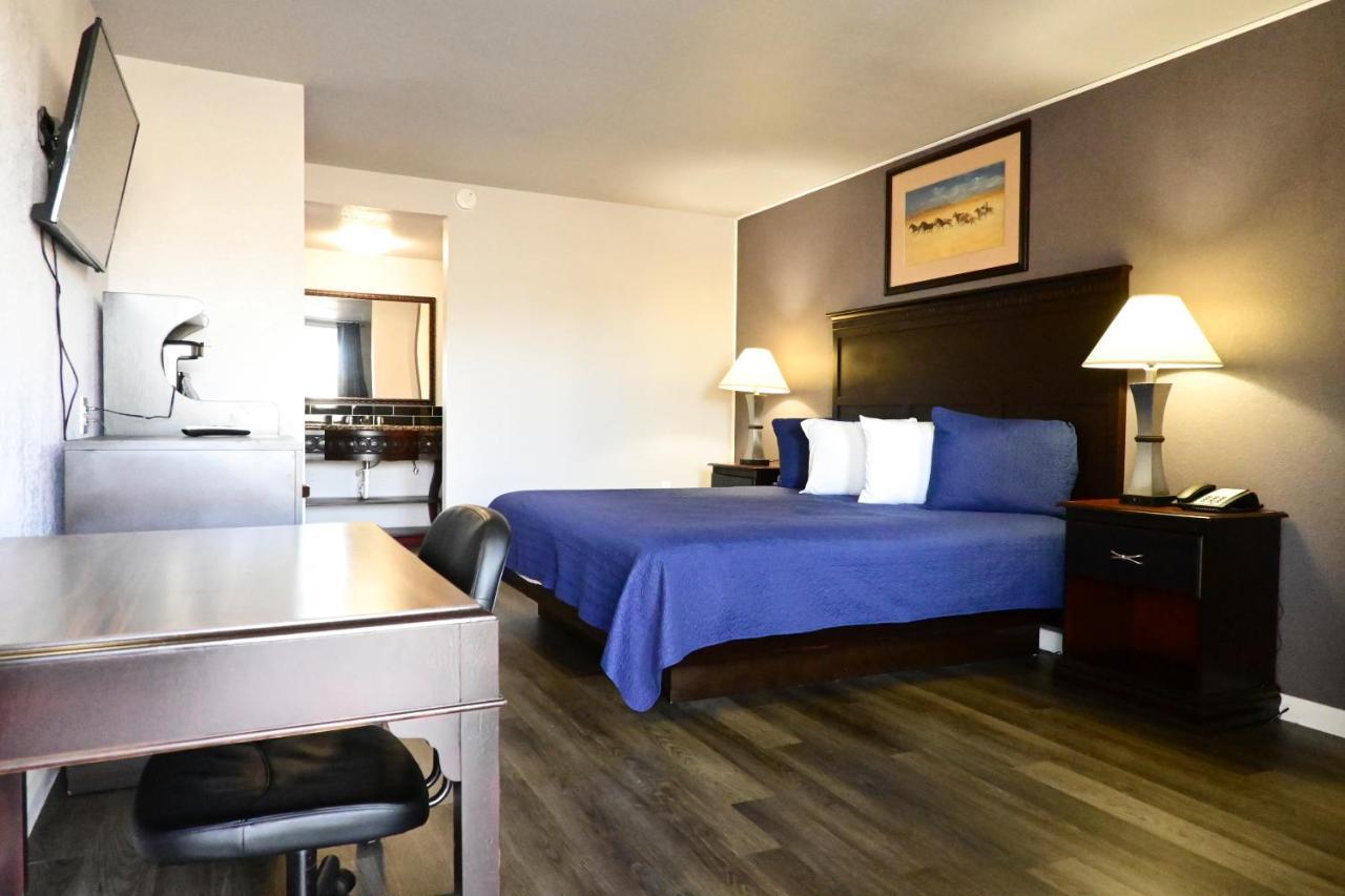 R Nite Star Inn And Suites -Home Of The Cowboys & Rangers Arlington Exterior photo